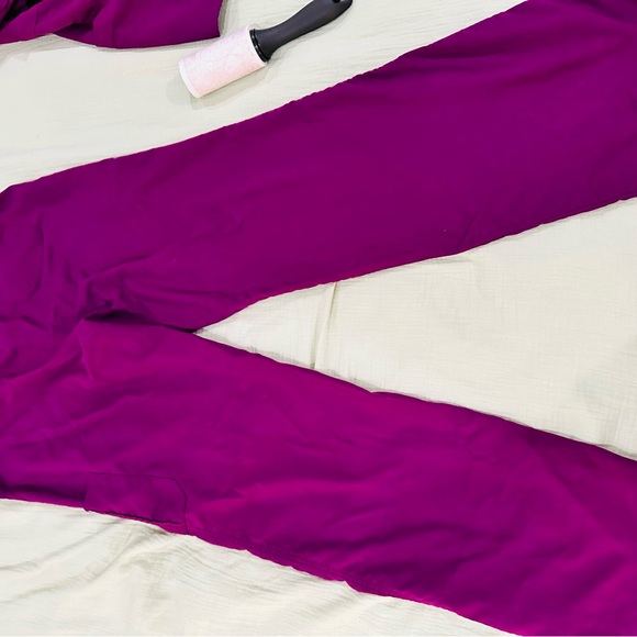 Grey's Anatomy Magenta Scrubs Set - Picture 5 of 9
